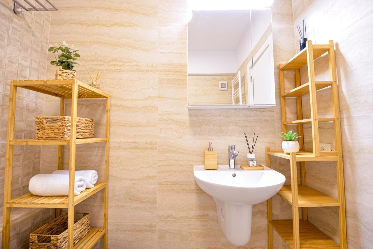 Sofia Cozy Apartment - Underground Private Parking Bucureşti Ngoại thất bức ảnh